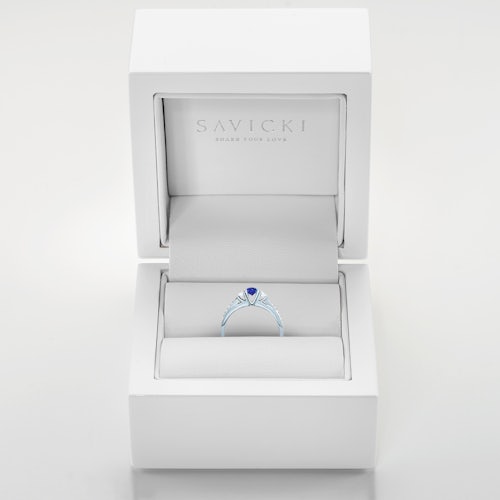 Pierścionek Heart of the Ocean: białe złoto, niebieski szafir